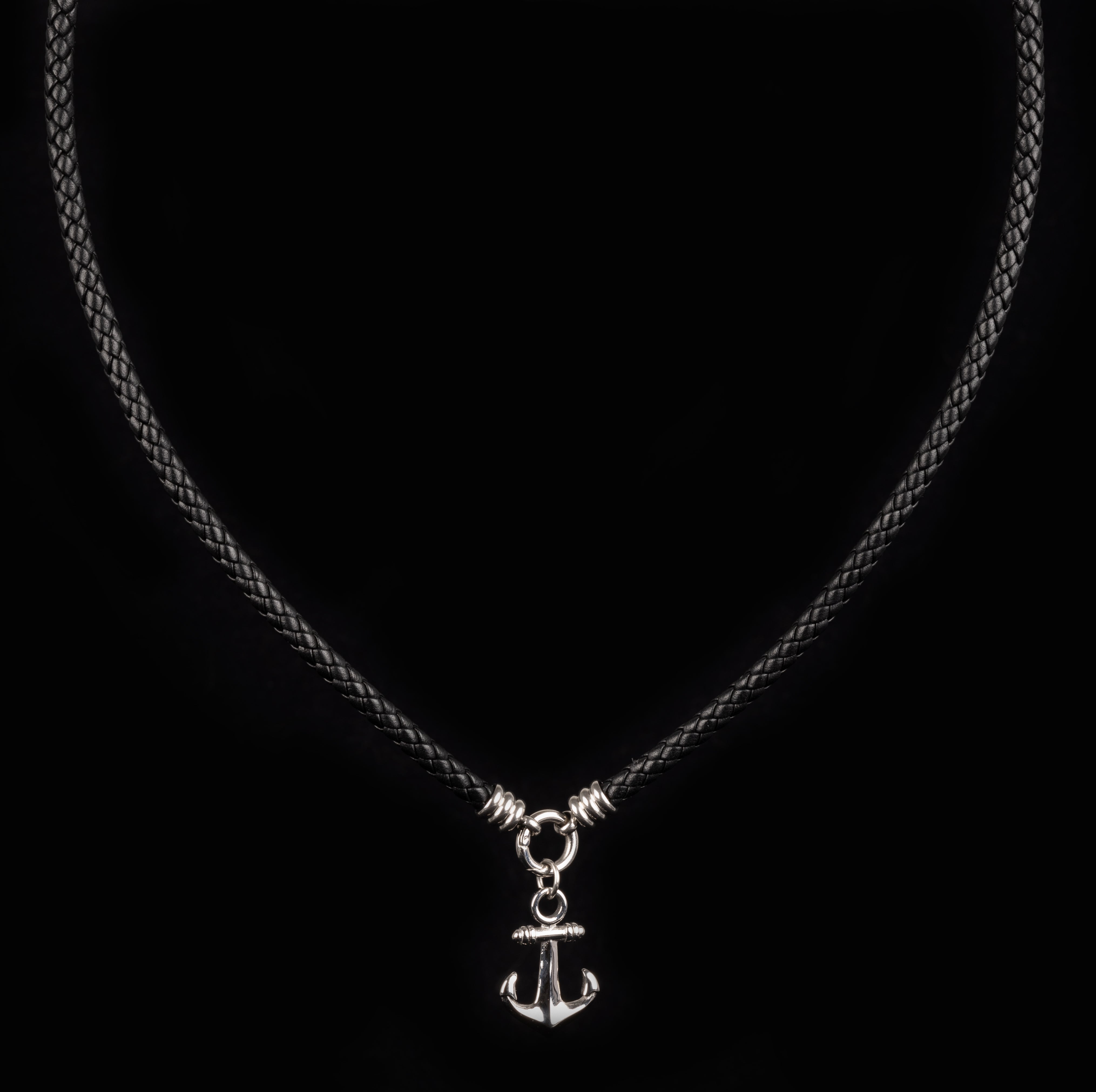 Exklusive Lederhalsketten für Herren – Hochwertiger Herrenschmuck aus Leder und Edelstahl