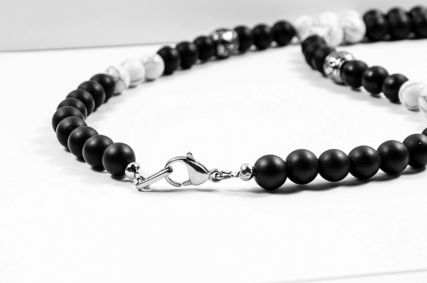 Rosenkranz Stil Onyx & Howlith Kombination
