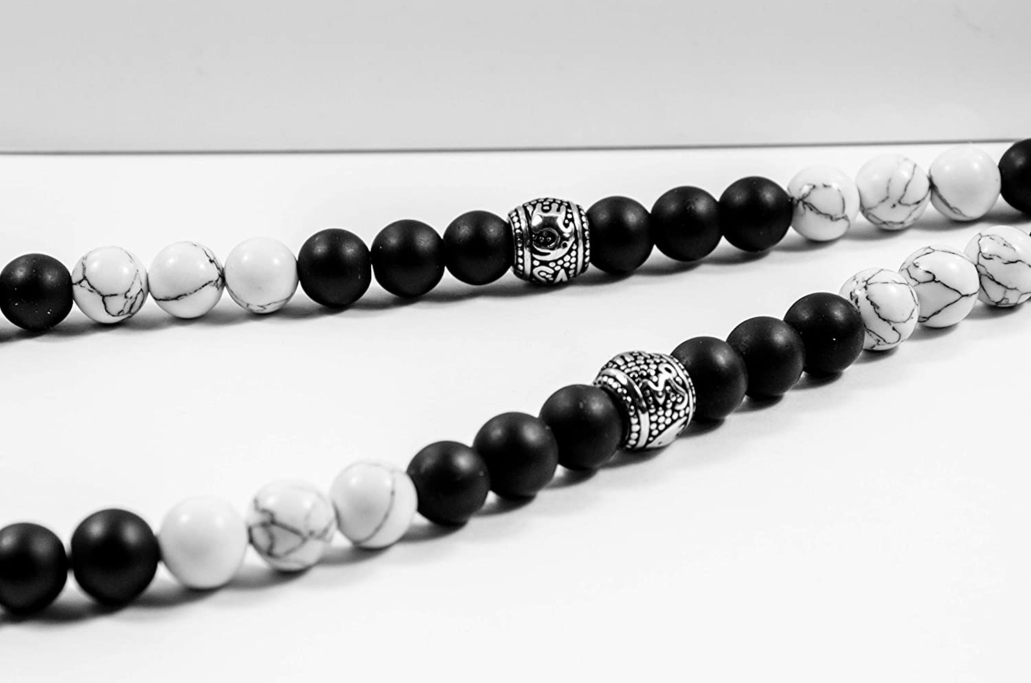 Rosenkranz Stil Onyx & Howlith Kombination
