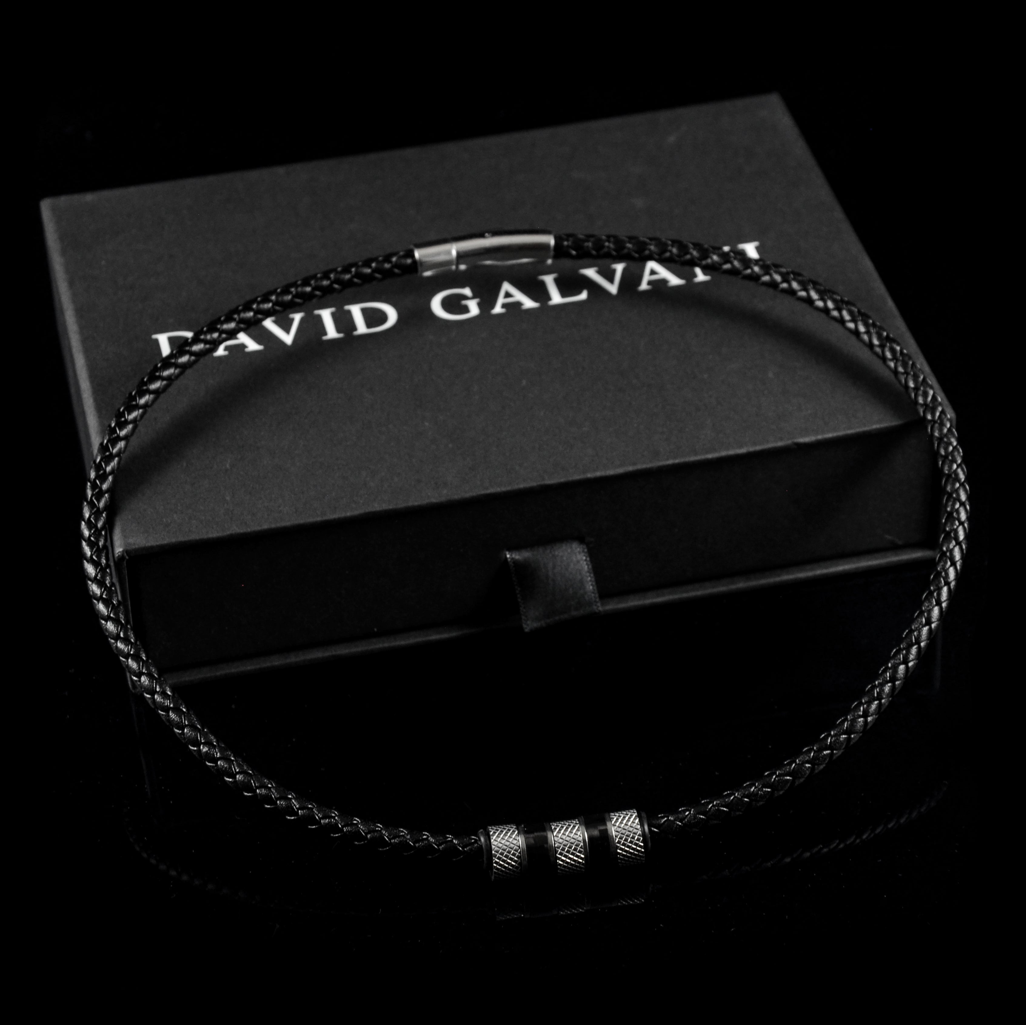Exklusive Herren-Lederkette aus Rindsleder mit Edelstahl-Beads – Handgefertigte Eleganz